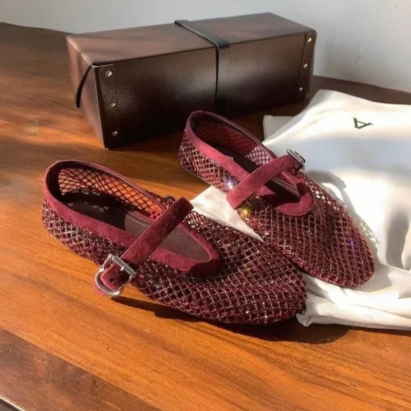 Hollow Rhinestone Baotou Sanda - Sandals ulasan dan harga